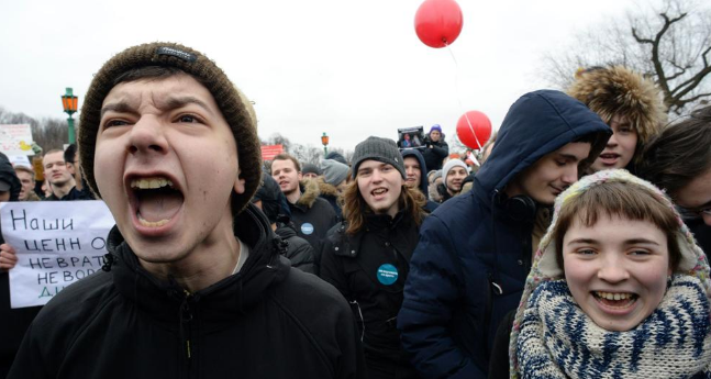 Putin y Navalni buscan a la juventud en sus campañas electorales